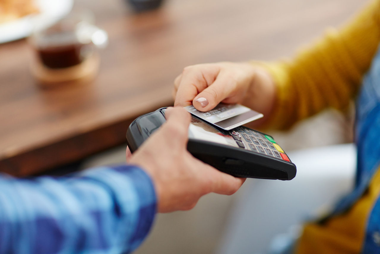 Kontaktlos mit der girocard bezahlen