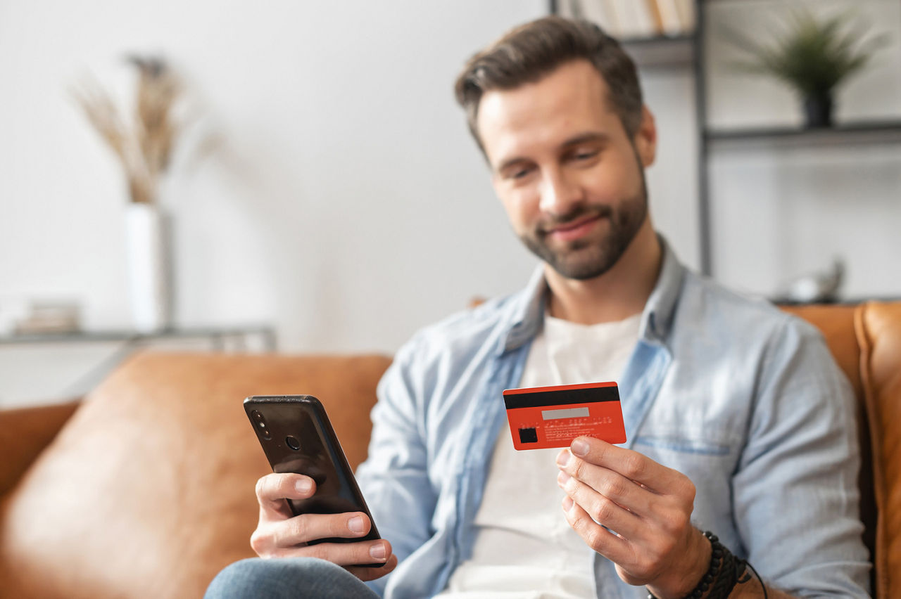 Abbildung der girocard maestro die durch die neue girocard debit mastercard abgelöst wird