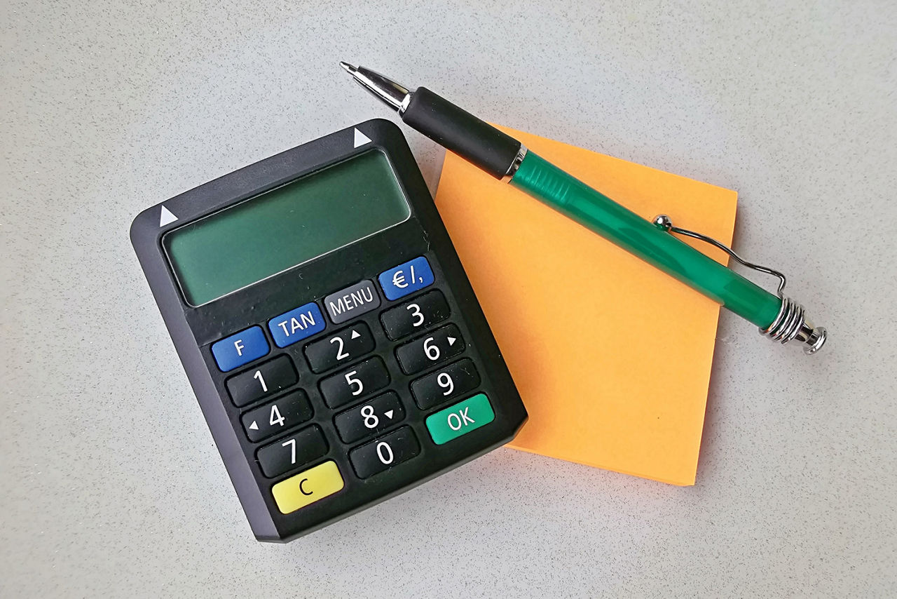 TAN-Generator mit Post-It und Kugelschreiber