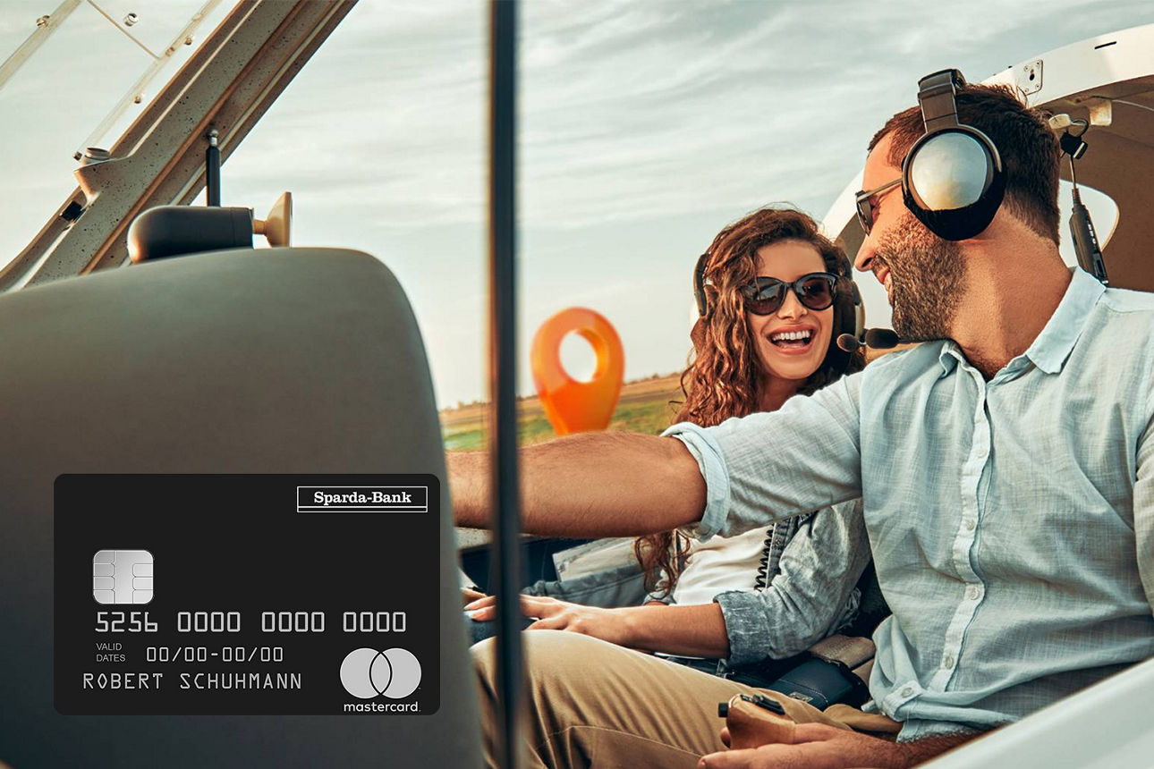 Mann und FRau im kleinen Flugzeug links unten Mastercard ExclusiveCard Karte zu sehen
