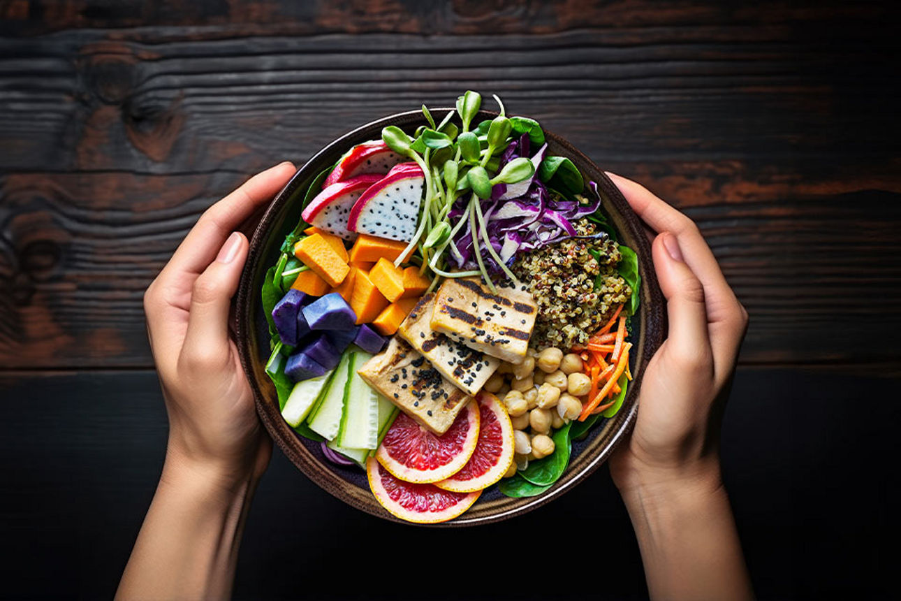 Eine Bowl mit verschiedenen exotischen Lebensmitteln