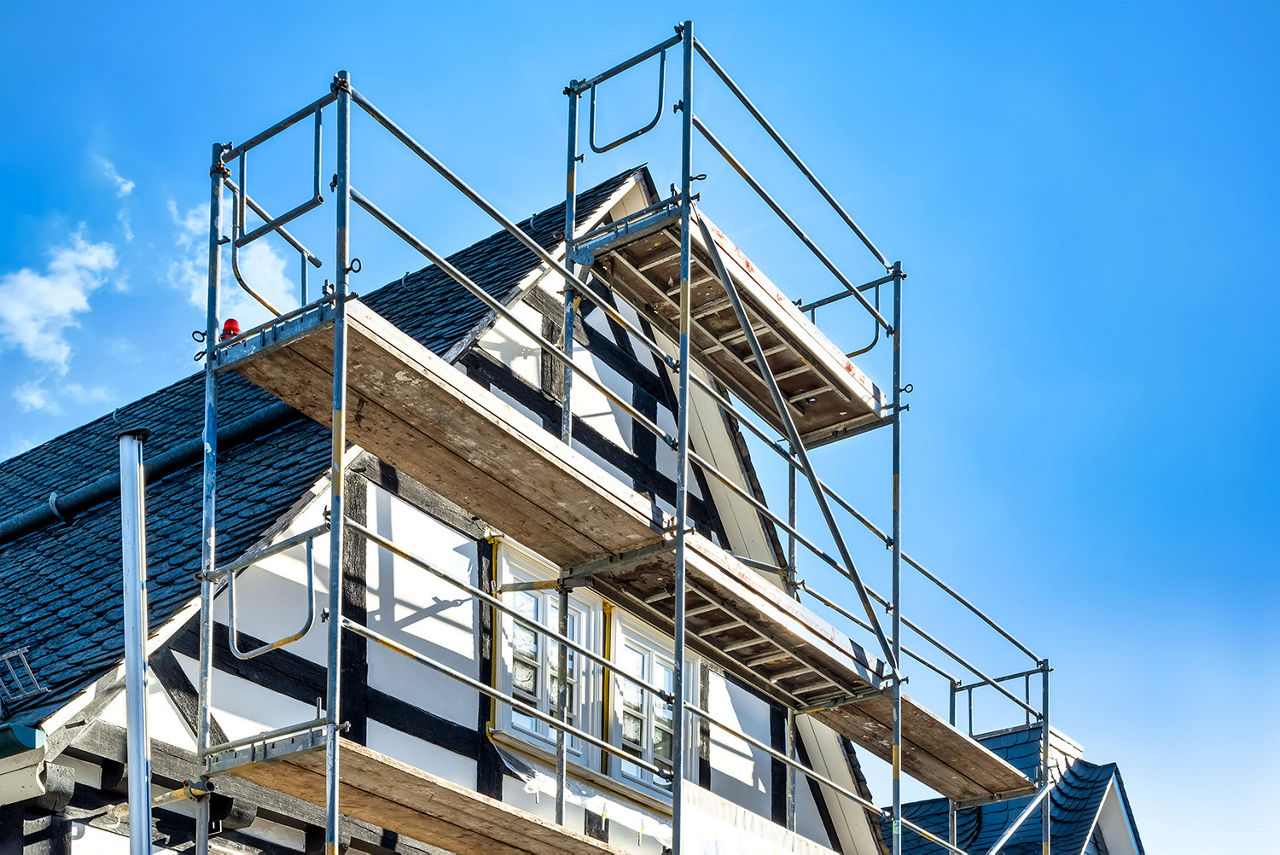 Giebel vom Haus wurde eingerüstet