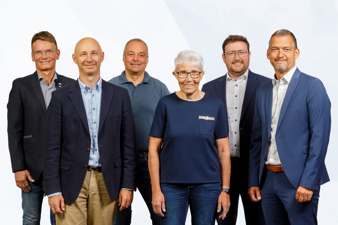 von links Tobias Doll, Timo Wolf, Christoph Donauer, Annette Jausel, Peter Simon (Aufsichtsratsvorsitzender), Thomas Klein 
