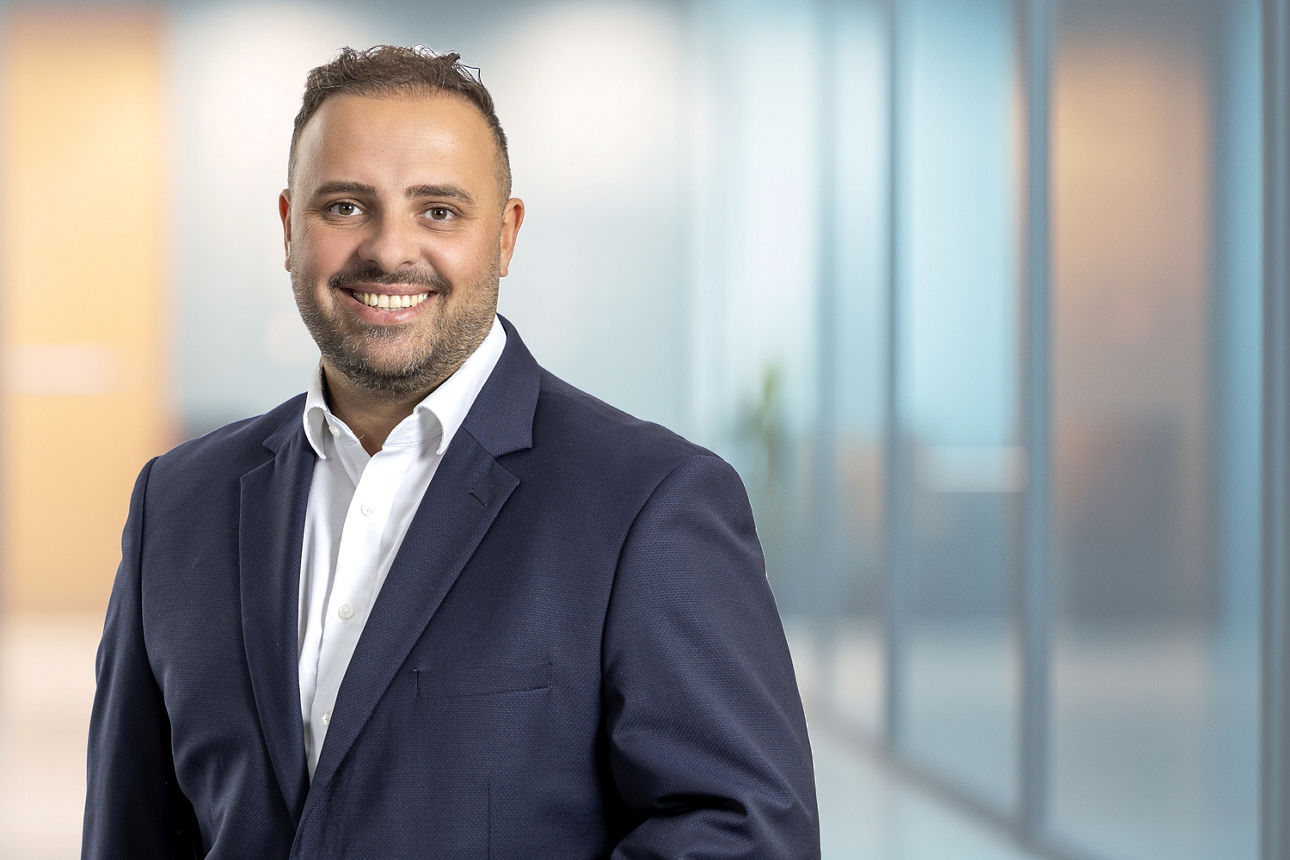 Omar Haddad, Servicemanager