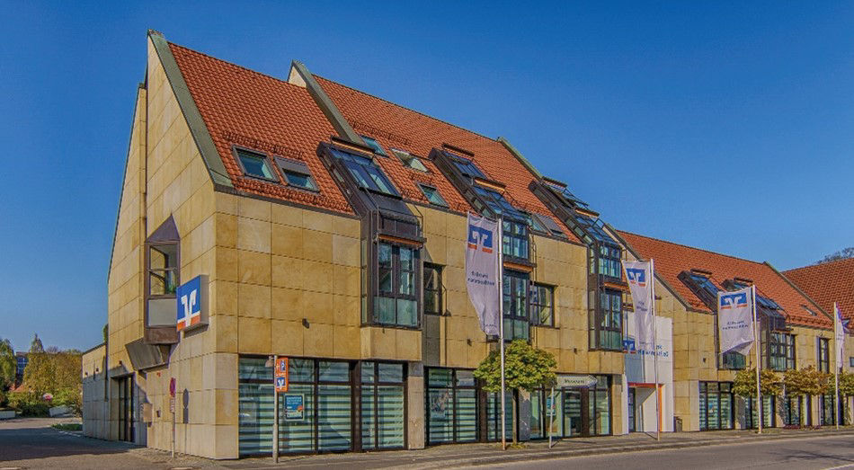 ein sehr großes Gebäude
