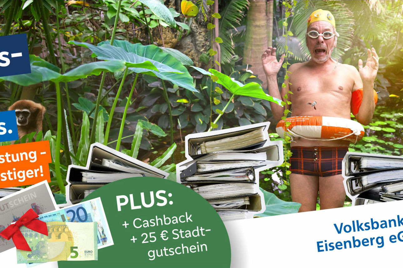 Der Fuchs der Bausparkasse Schwäbisch Hall fliegt als Superheld über gezeichnete Häuser, daneben der Schriftzug "50 Jahre".