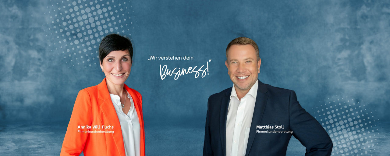 Annika Will-Fuchs und Matthias Stoll lächeln ins Bild.
