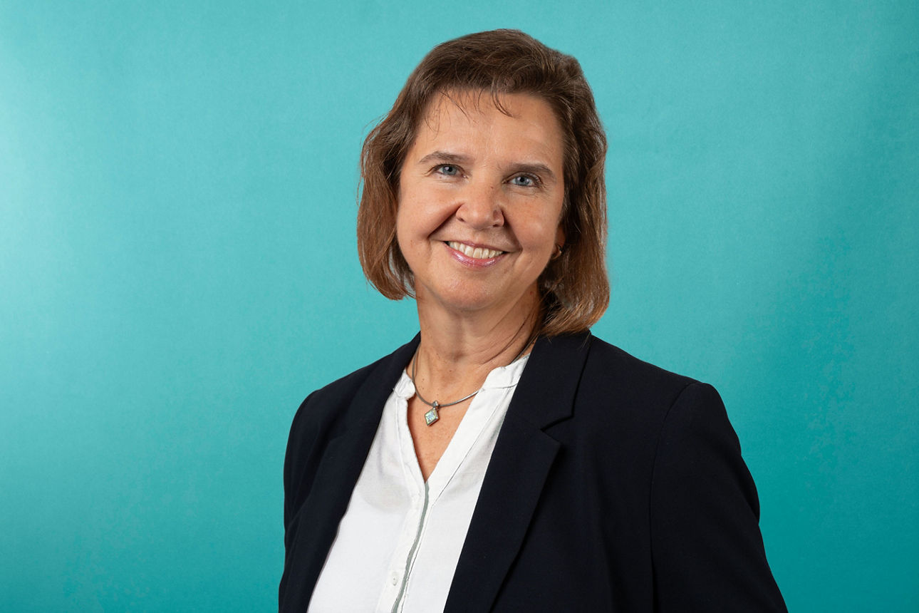 Porträt von Heike Schmid - Vertriebsassistenz Firmenkundenbank bei der #SP_NAME