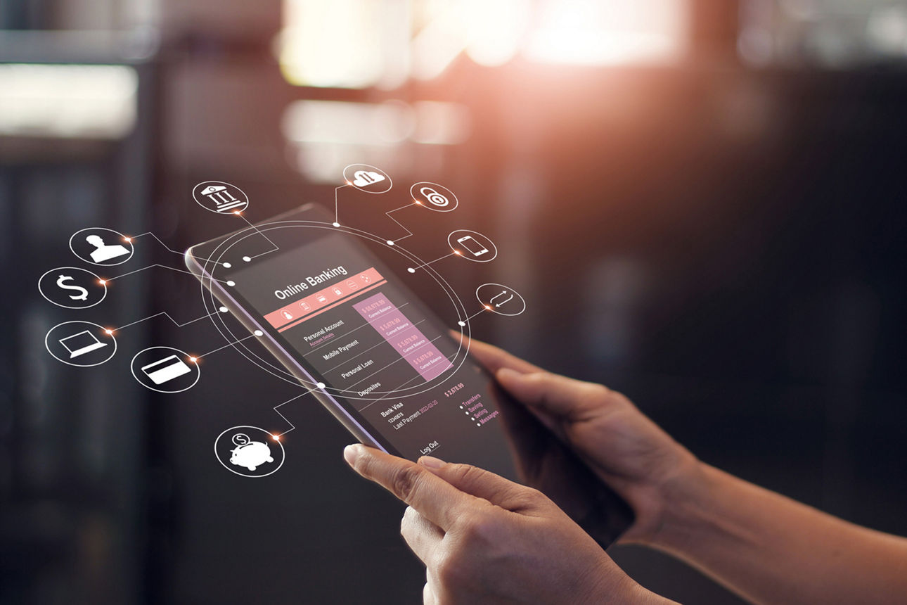 Junge Frau mit Kopfhörern 