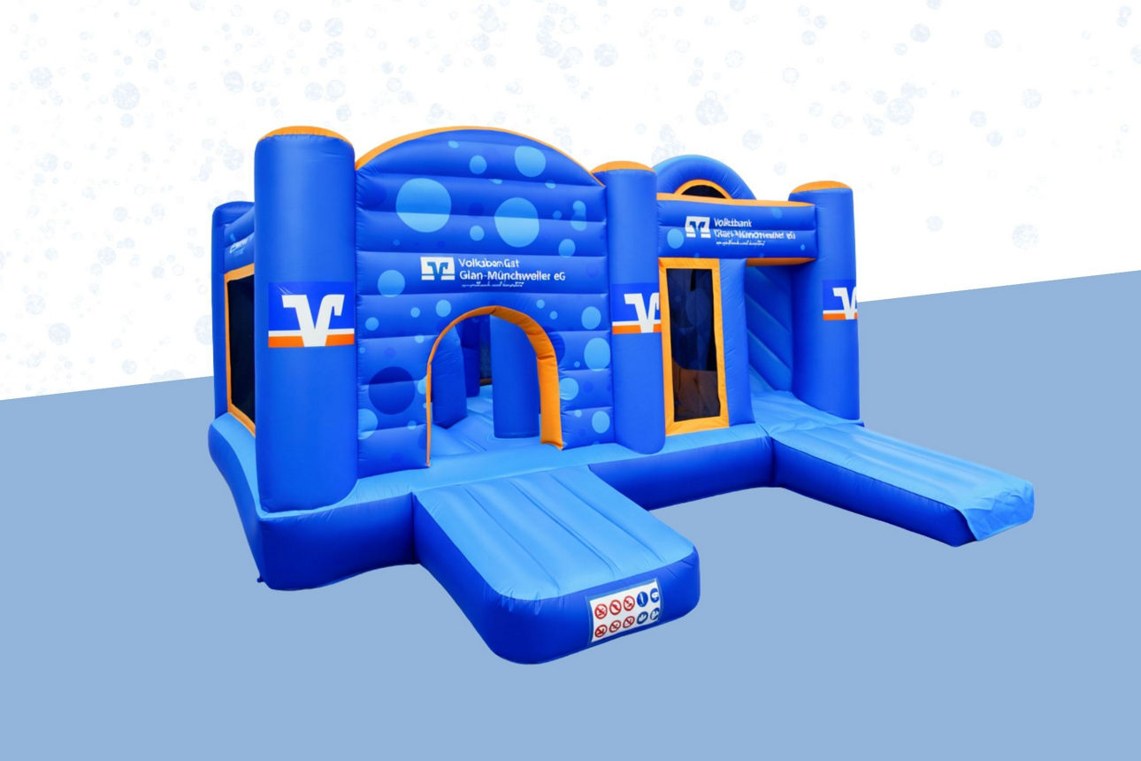 Foto einer Hüpfburg im Style der Volksbank Glan Münchweiler