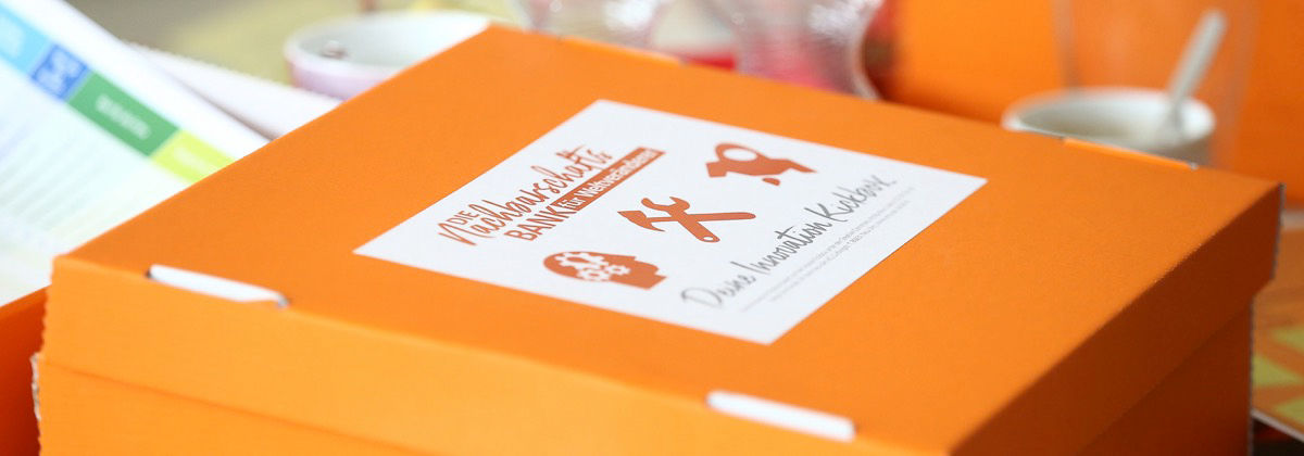 Die orangene eckige Box als Innovationkickbox