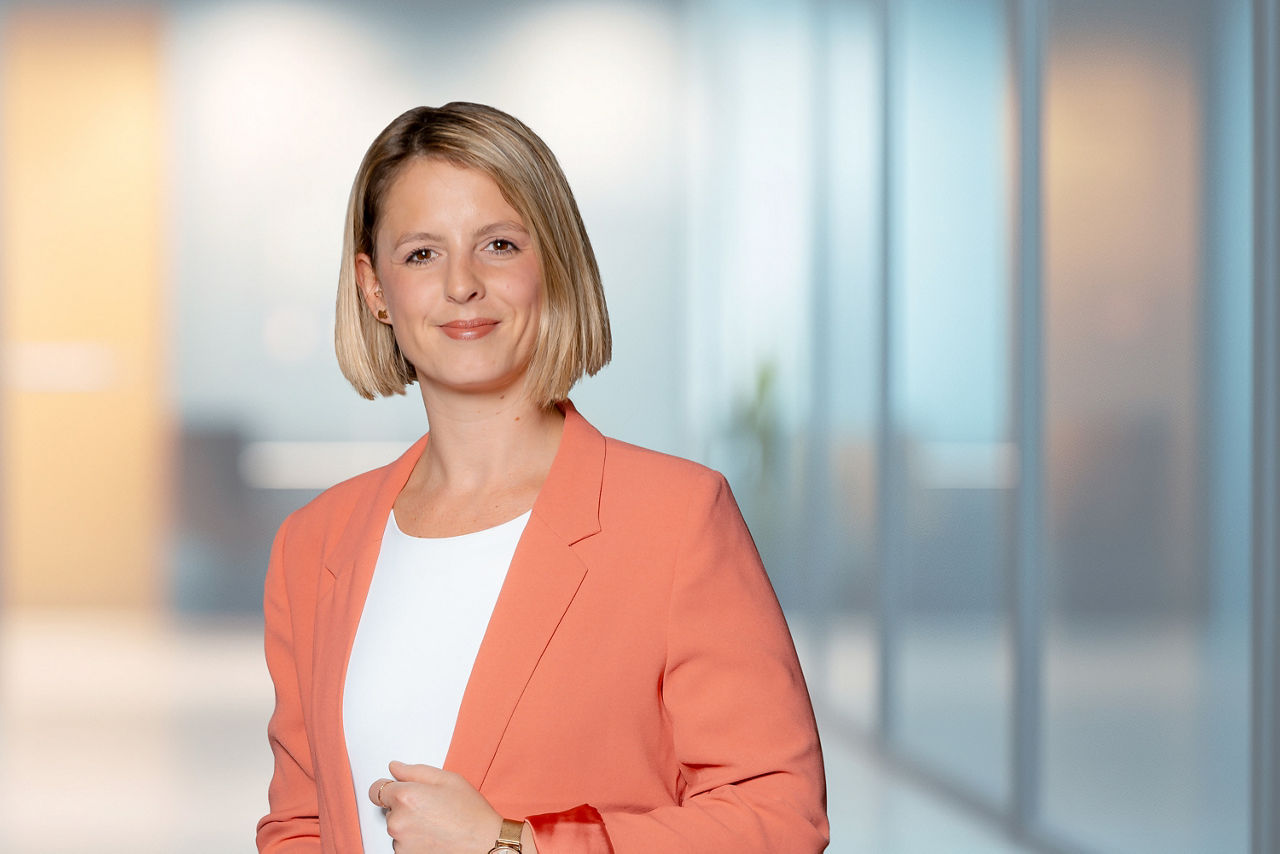 Jacqueline Bundschuh, Servicemanagerin