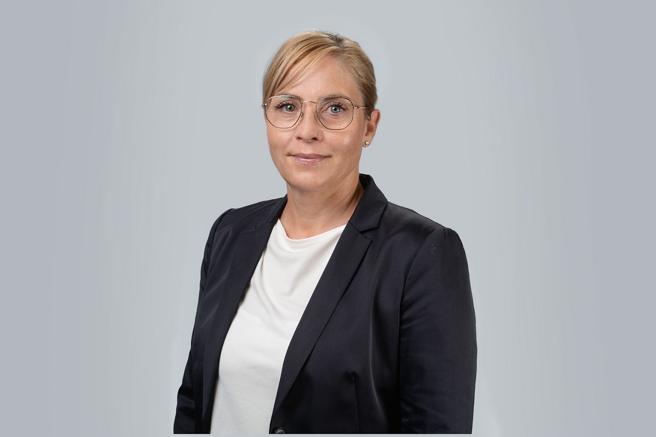 Auf dem Bild ist Jana Wünsch eBusiness-Beraterin der VR Bank Main-Kinzig-Buedingen zu sehen.