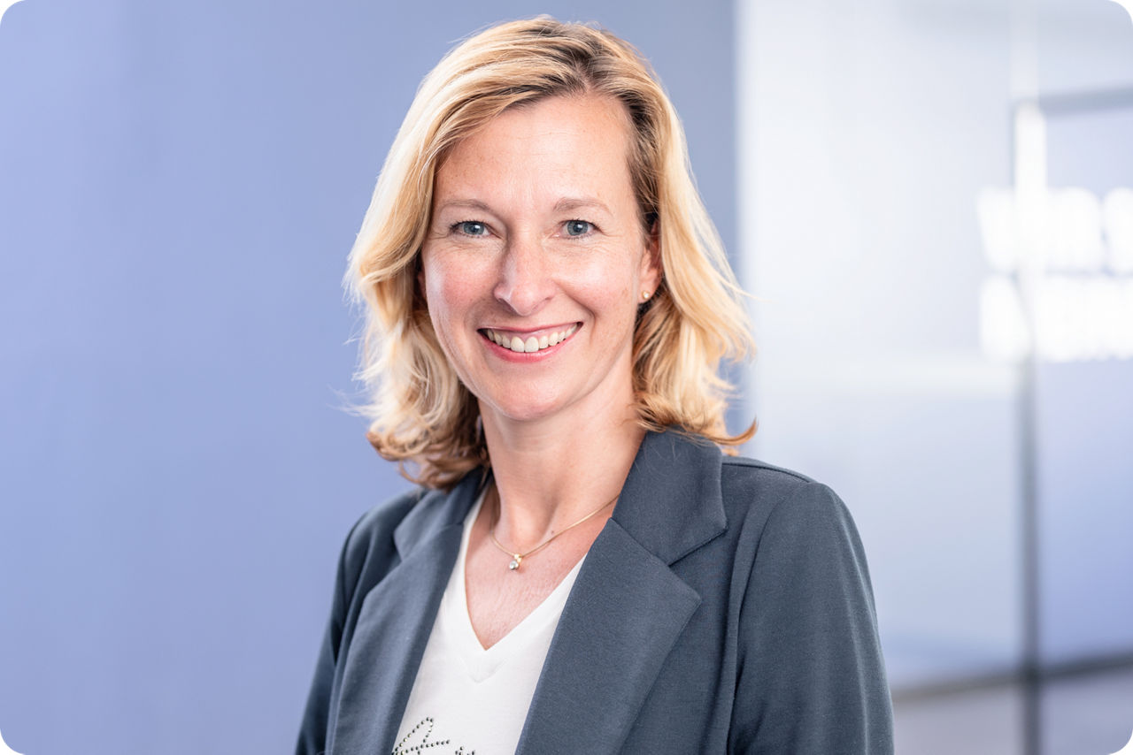 Portraitbild von Janine Schoenheit