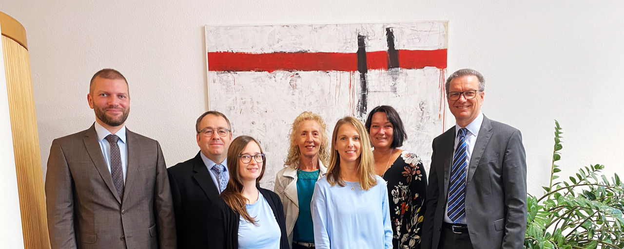Die Bankvorstände mit den Jubilaren der Raiffeisen-Volksbank Haßberge eG