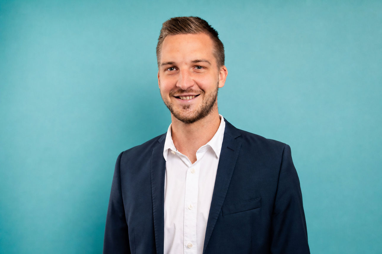 Porträt von Julian Röder - Firmenkundenbetreuer bei der VR RegionalBank