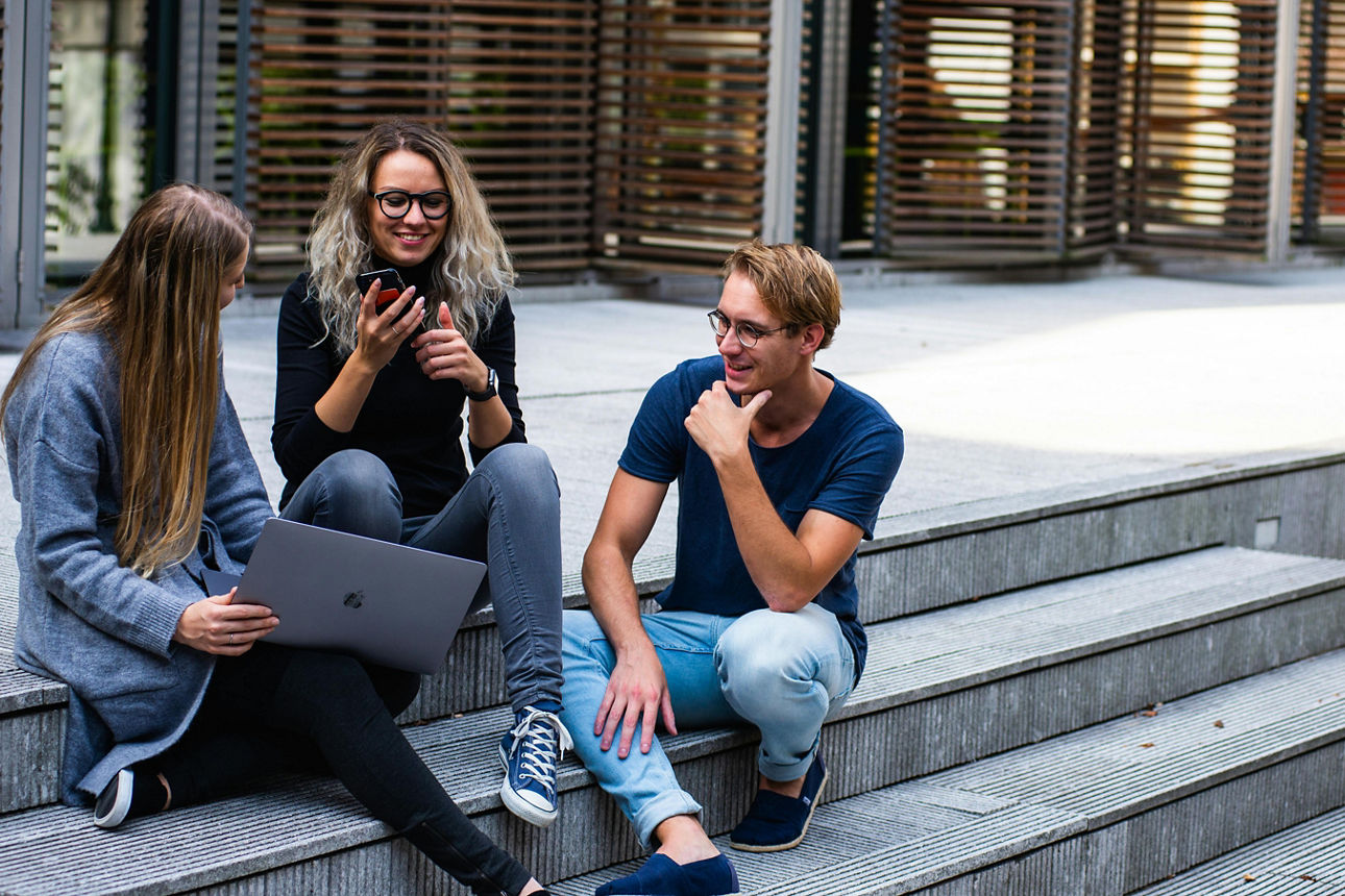Junge Kunden auf VR.de