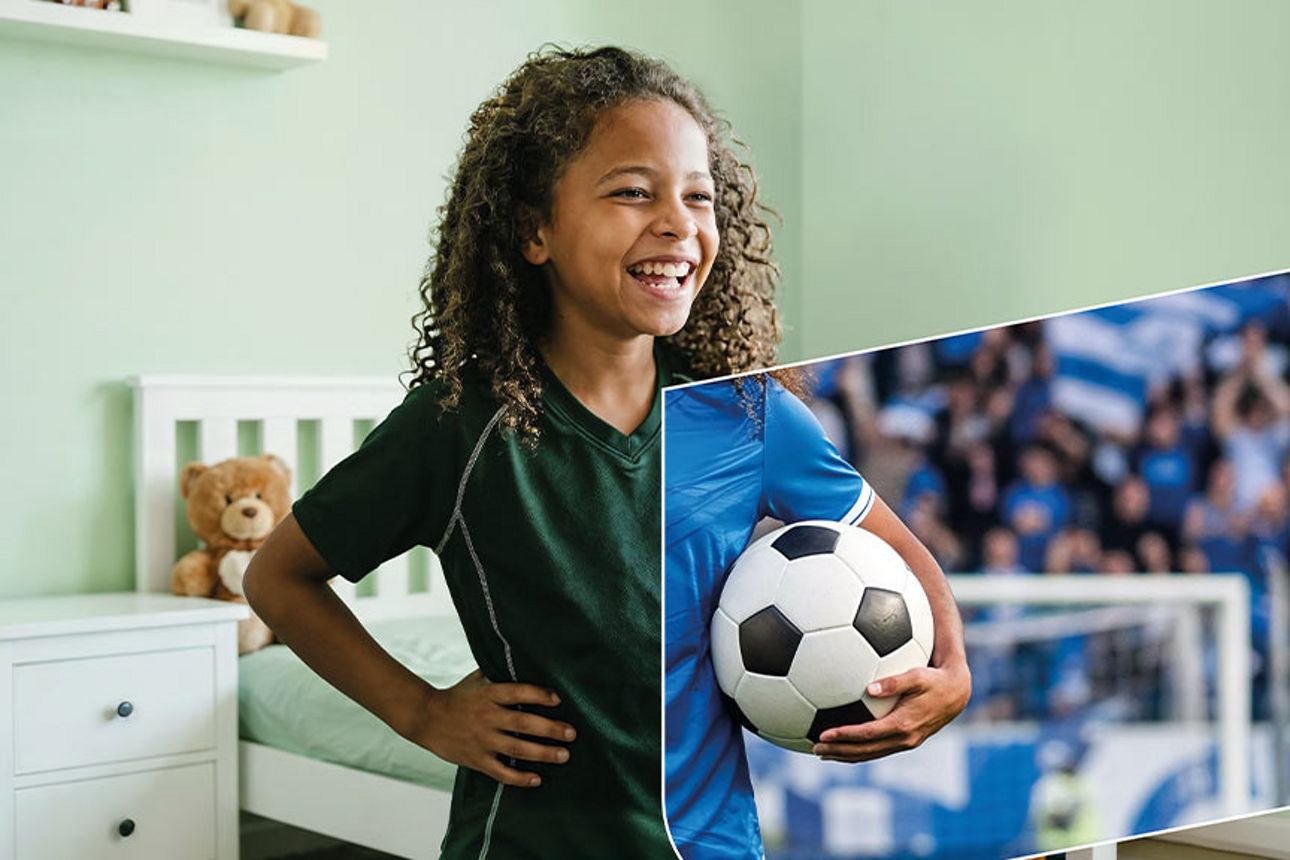 Mädchen mit Fußball