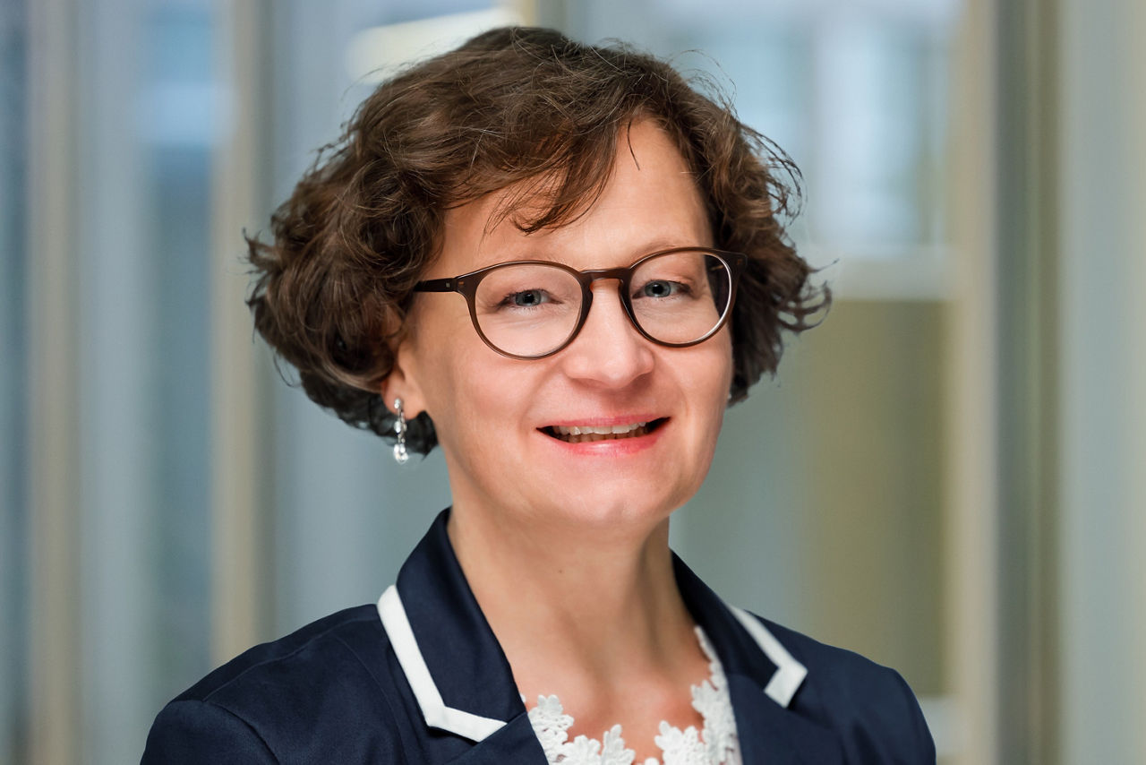 Porträt von Katja Krell-Stapel Kundenberaterin  gewerbliche Immobilienfinanzierung