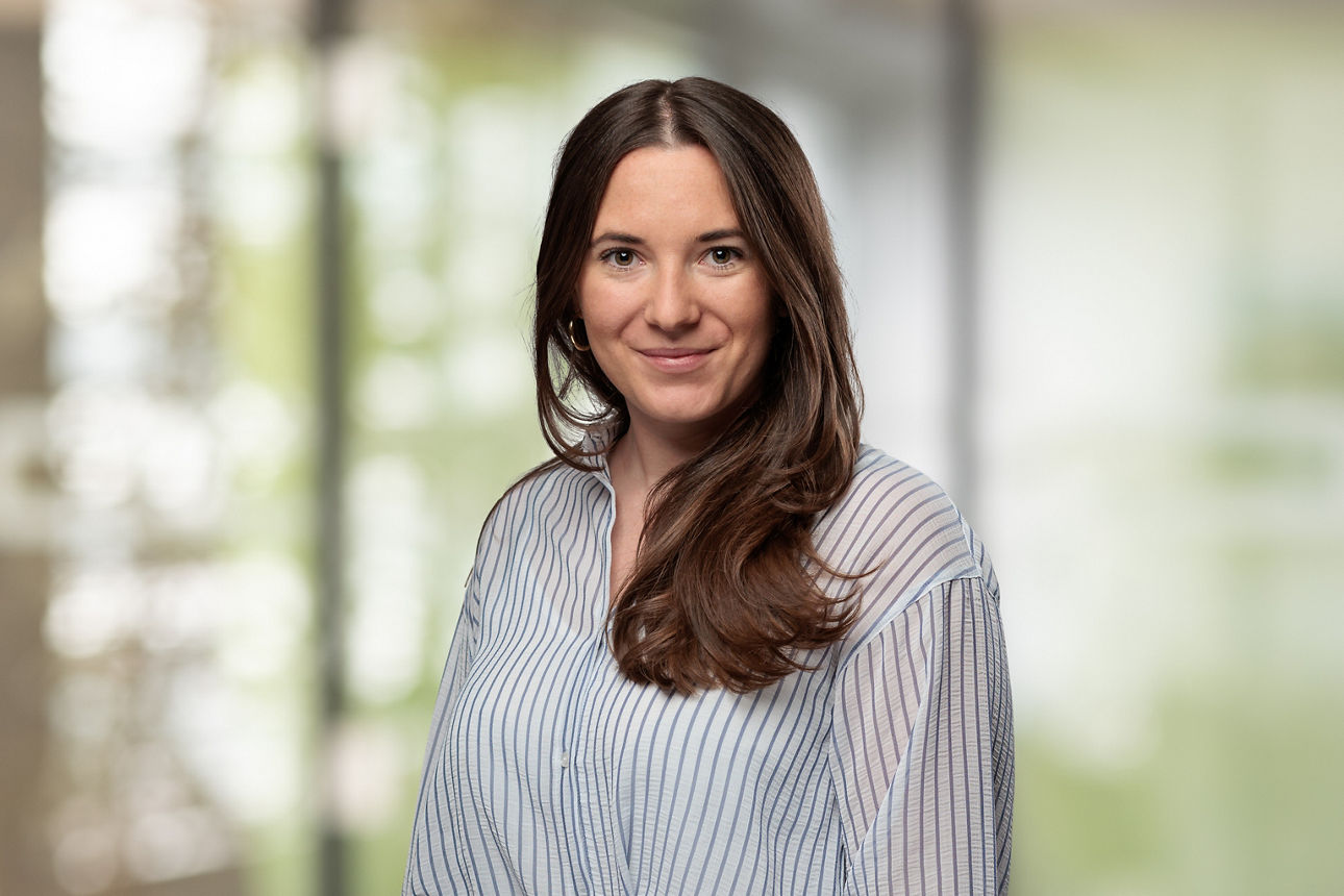 Bild von Antonella Leone, Mitarbeiterin der Münchner Bank eG