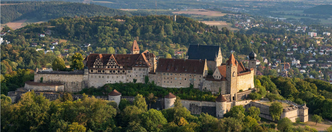 Blick über die Veste Coburg zum Eckardtsberg