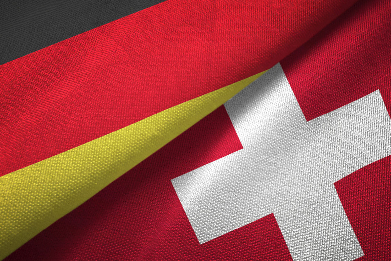 Schweizer und deutsche Flagge
