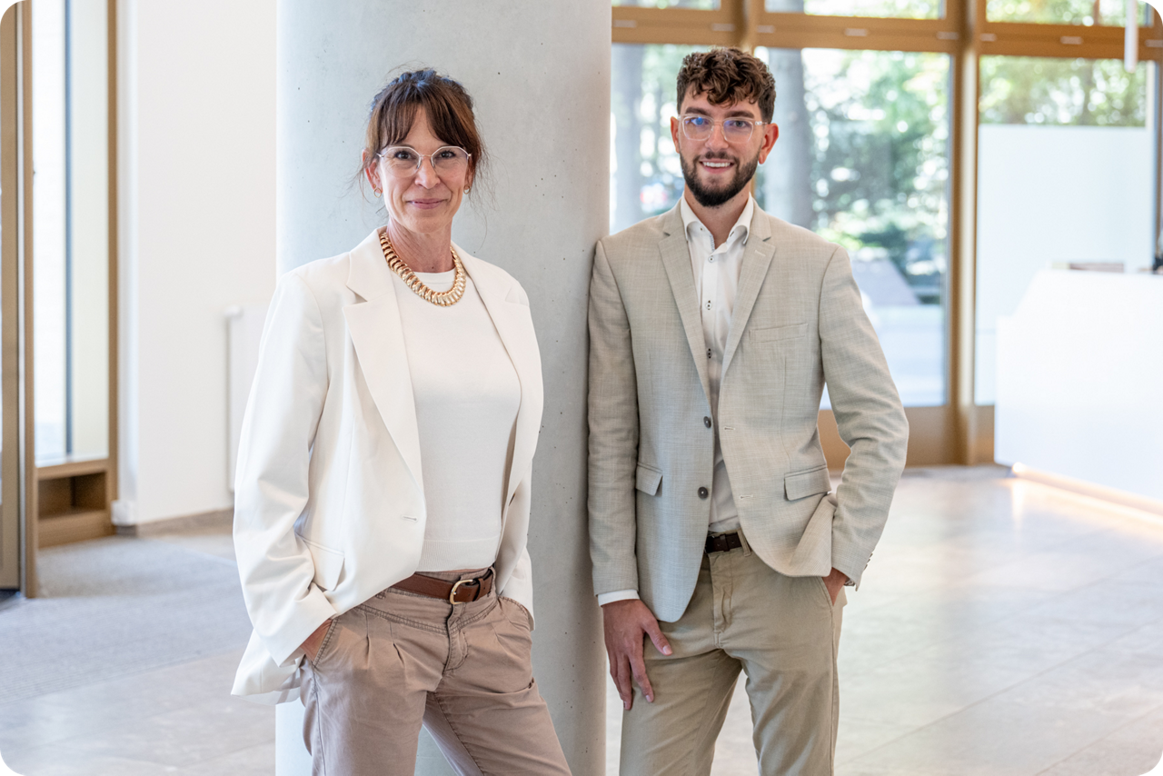 Portraitbild von Martina Wolff und Maximilian Knoth