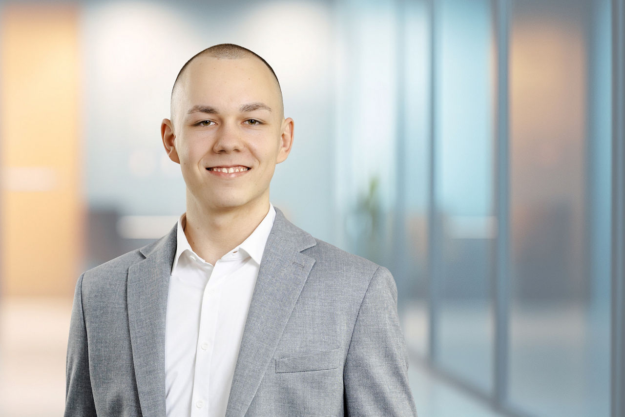 Maurice Kemena, Servicemanager