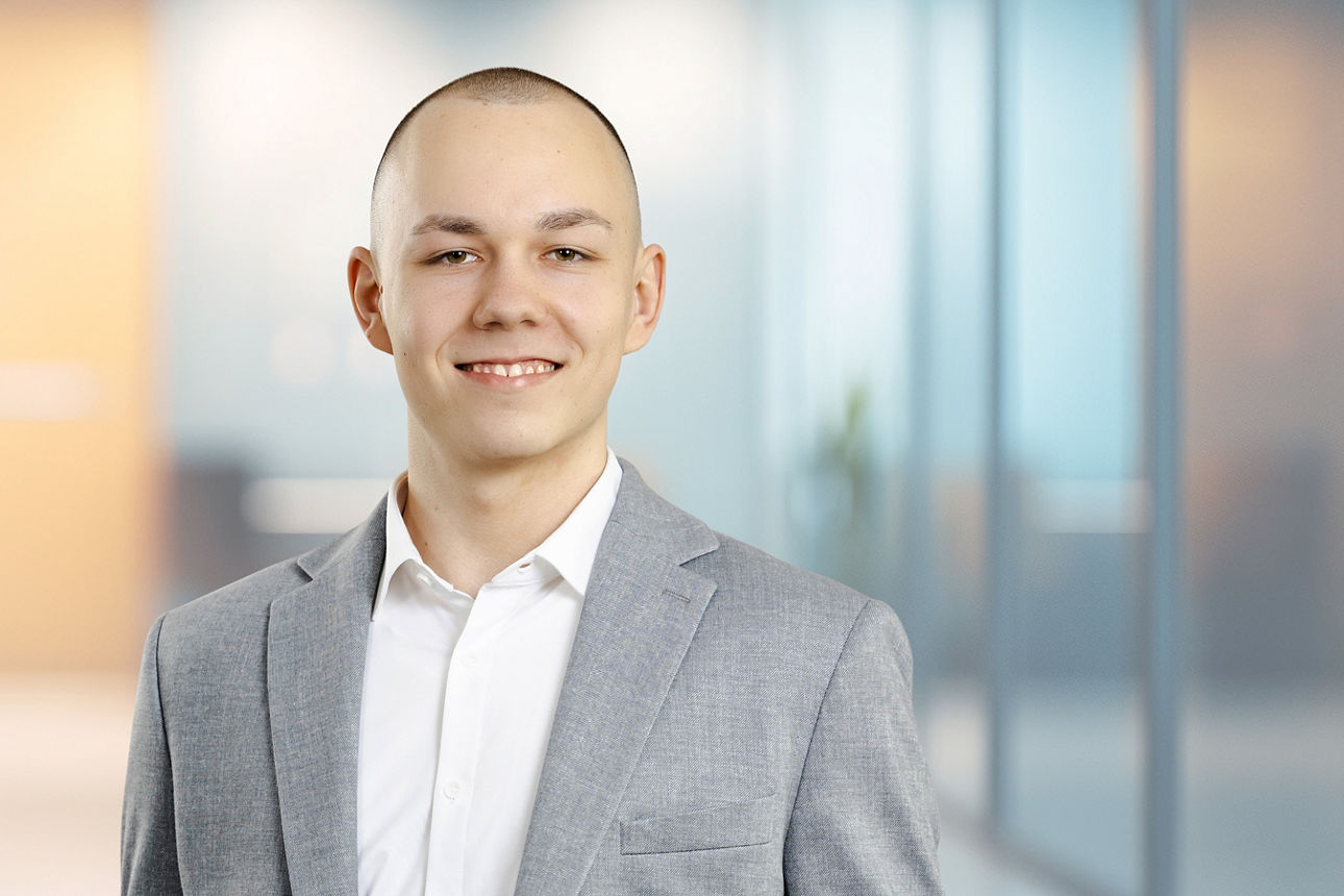 Maurice Kemena, Servicemanager