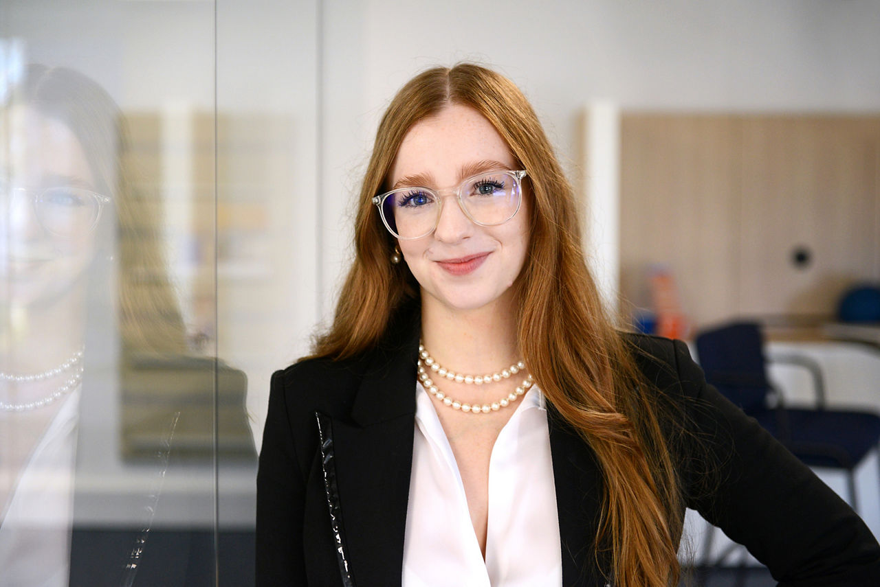 Luisa Corral, Mediale Beratung