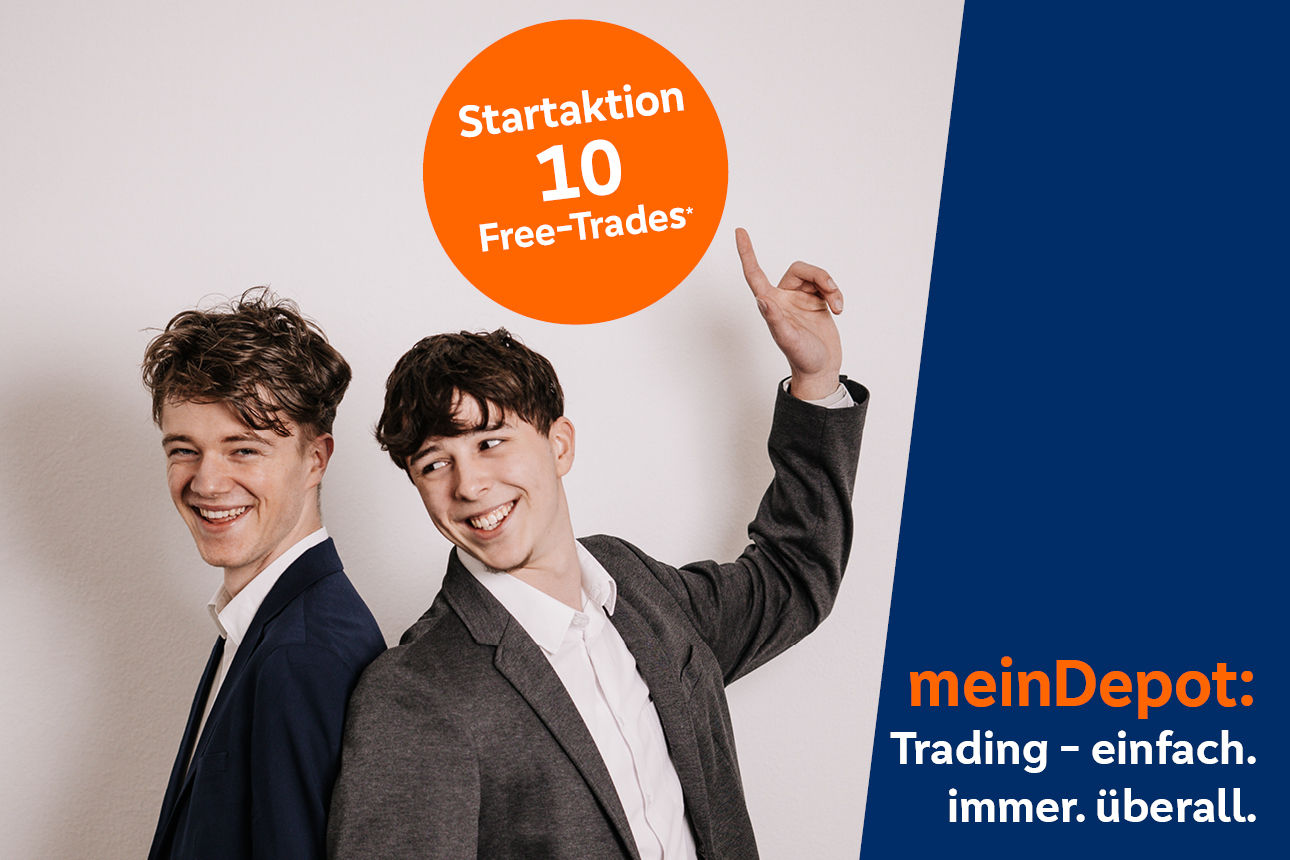 meinDepot - zwei junge Männer weisen auf Aktion hin