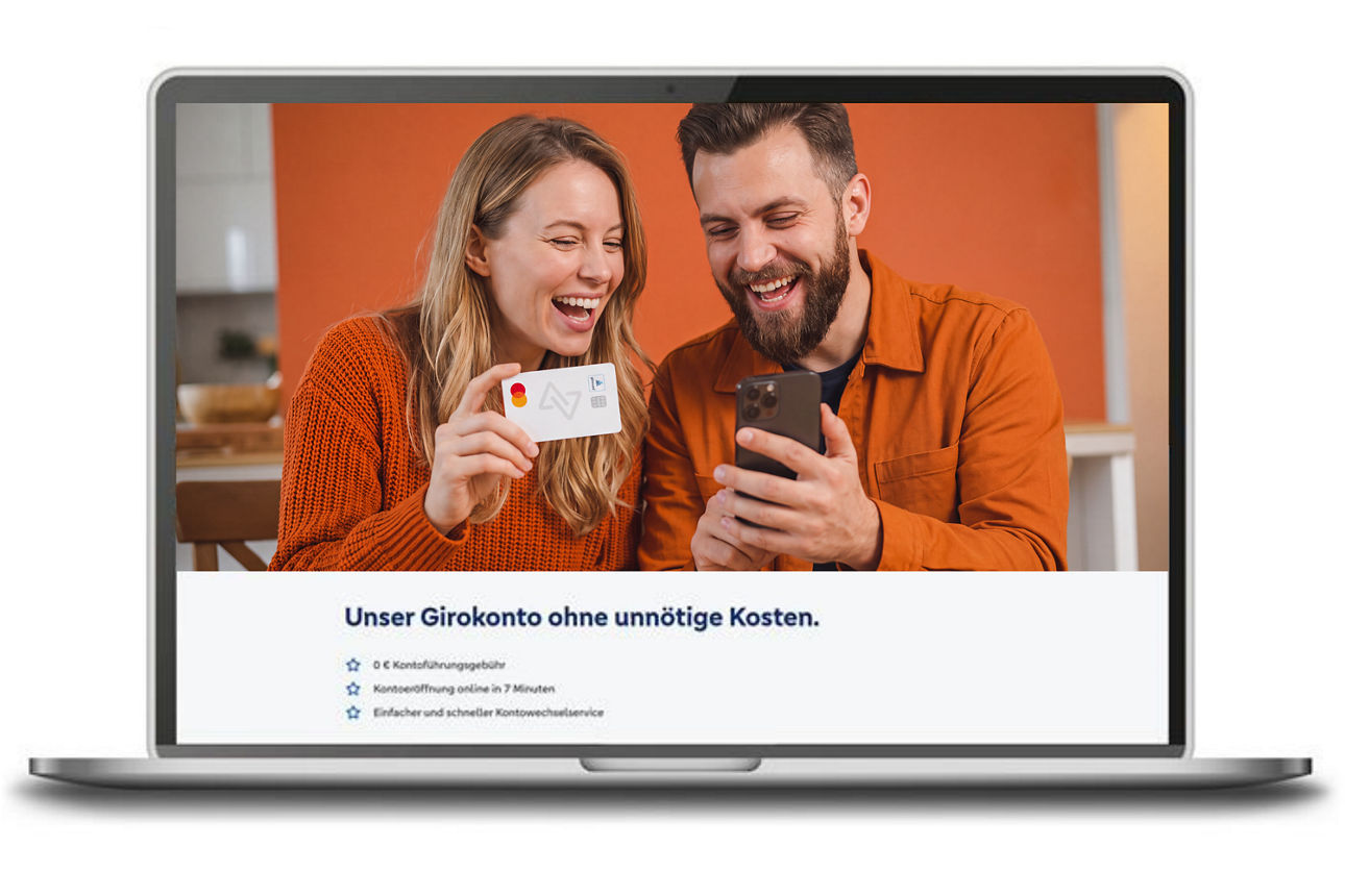 Abbildung zeigt geöffneten Laptop mit der Girokontoseite von MEINE BANK.