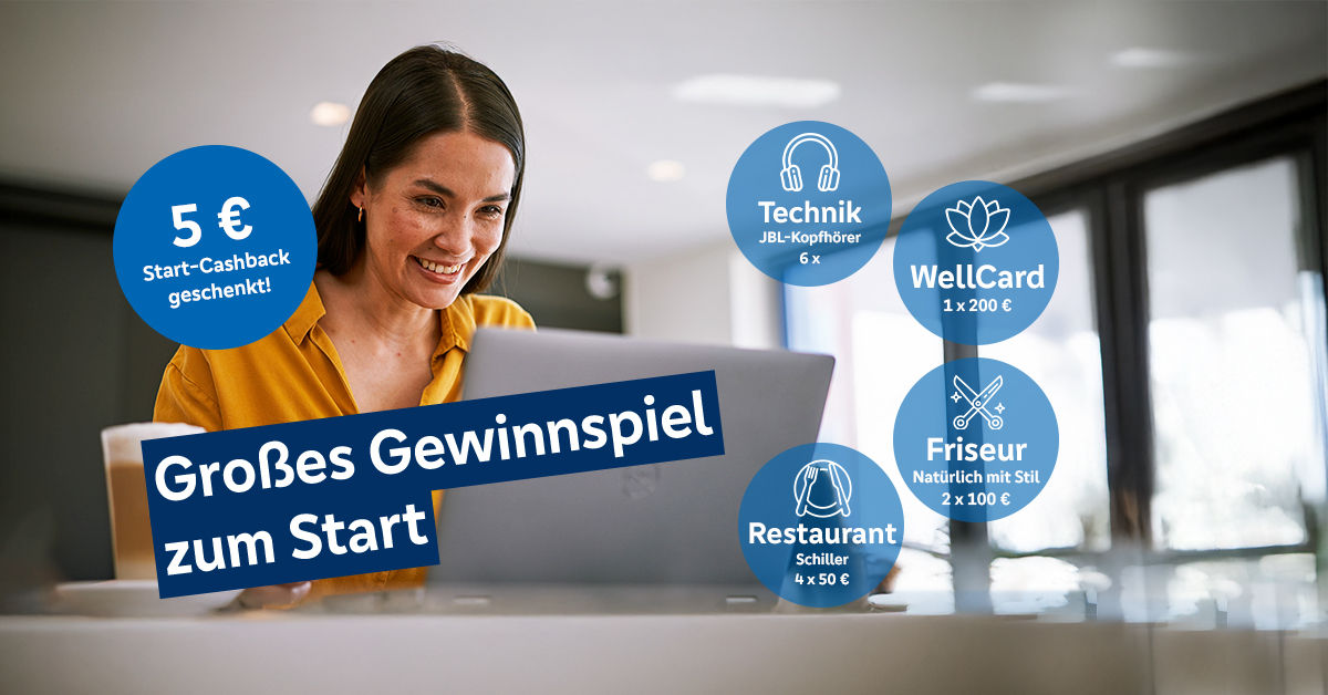 Junge Frau am Laptop mit girocard und Kaffee