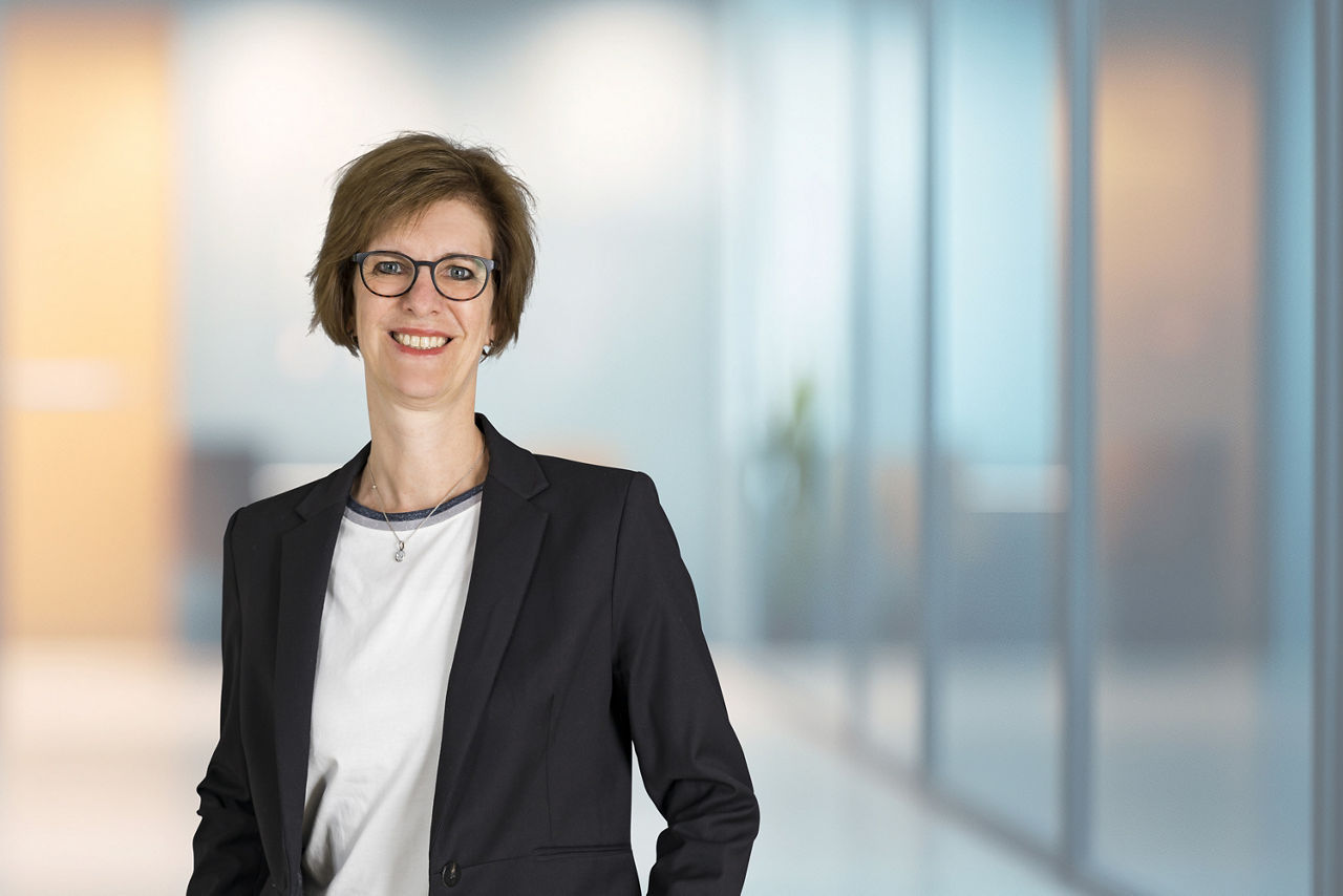 Eva-Sabine Meller, Servicemanagerin