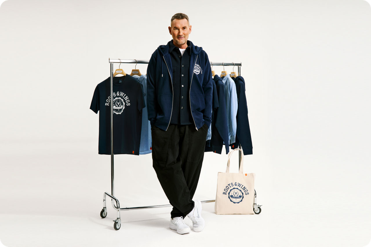 Michael Michalsky steht vor seiner neuen Kollektion Roots & Wings für die Berliner Volksbank