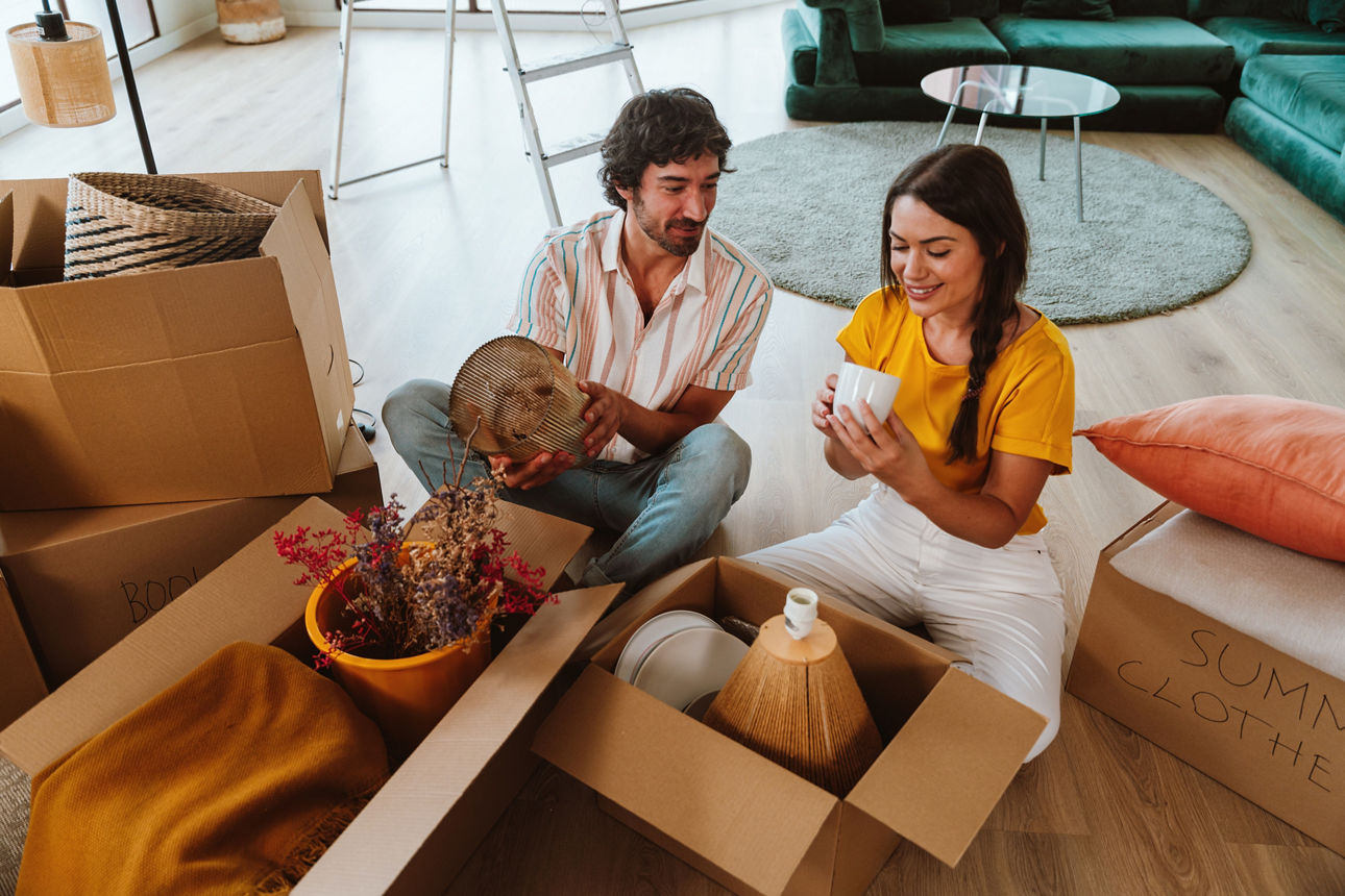 Junge Mieter dank Mietkautionskonto sorgenfrei eingezogen