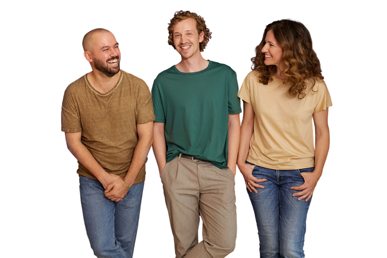 Drei Personen stehen zusammen und symbolisieren die Vorteile einer Mitgliedschaft bei den Vereinigte Volksbanken eG