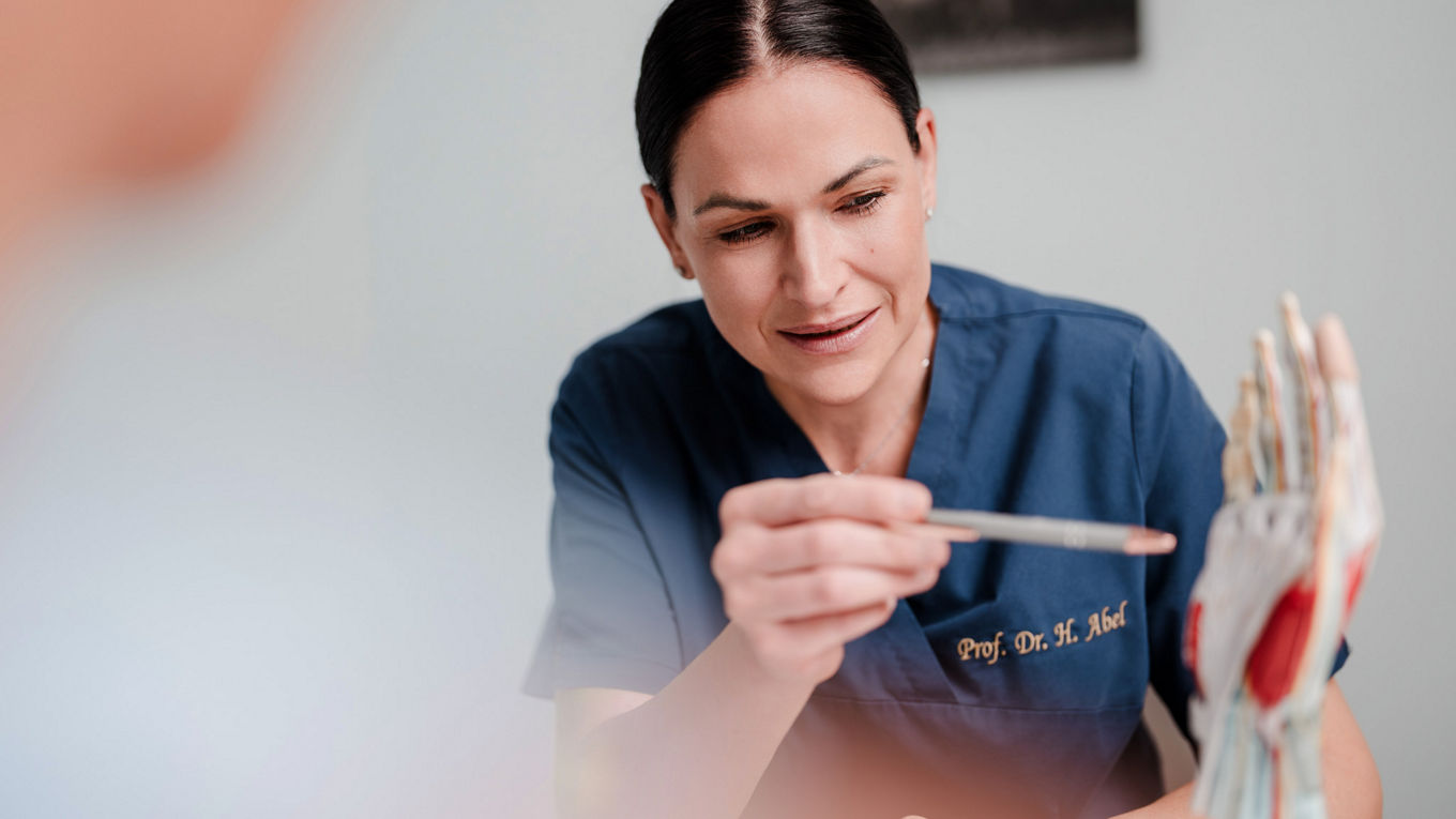 Prof. Dr. Helen Abel (Handchirurgie)