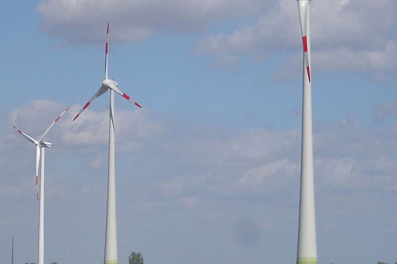 Drei Windräder