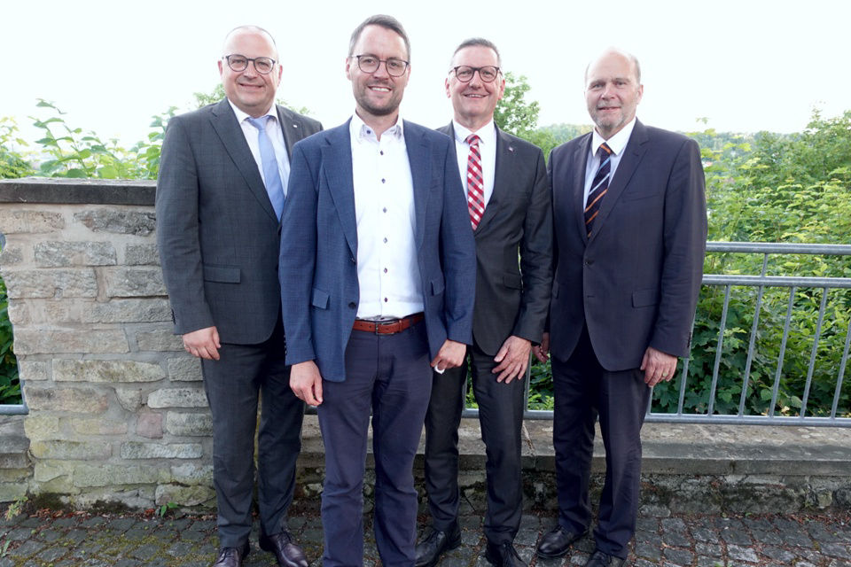 Gruppenbild mit dem neuen Aufsichtsratsmitglied Dr. Sebastian Heim