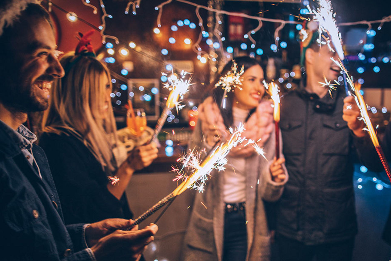 Wir wünschen Ihnen und Ihren Liebsten einen guten Rutsch ins neue Jahr.