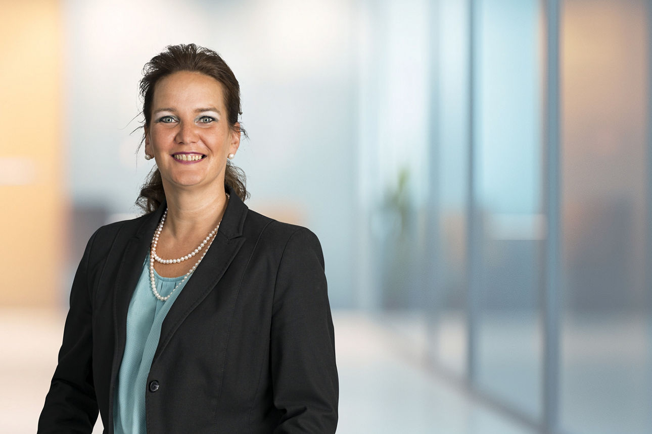 Nadine Oberste-Ufer, Servicemanagerin
