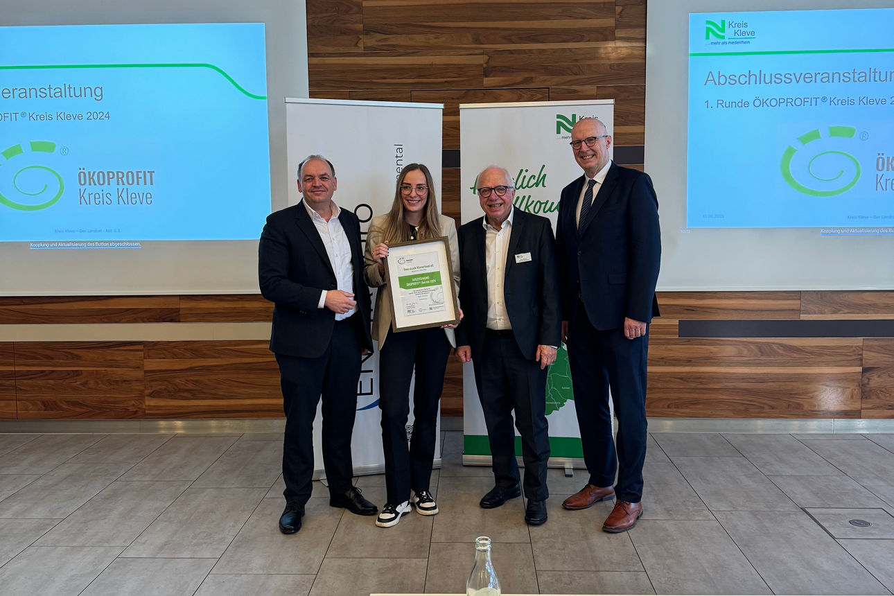 Gruppenfoto Übergabe Zertifikat Ökoprofit