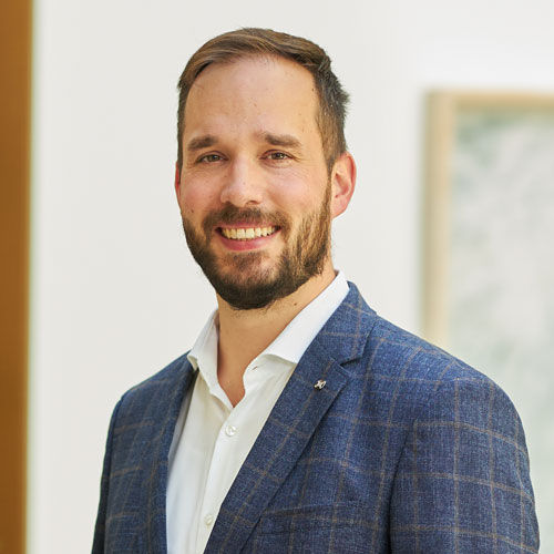 Sebastian Over, Teamleiter Kommunikation, freut sich über den Red Dot Design Award für die Pax-BKC.