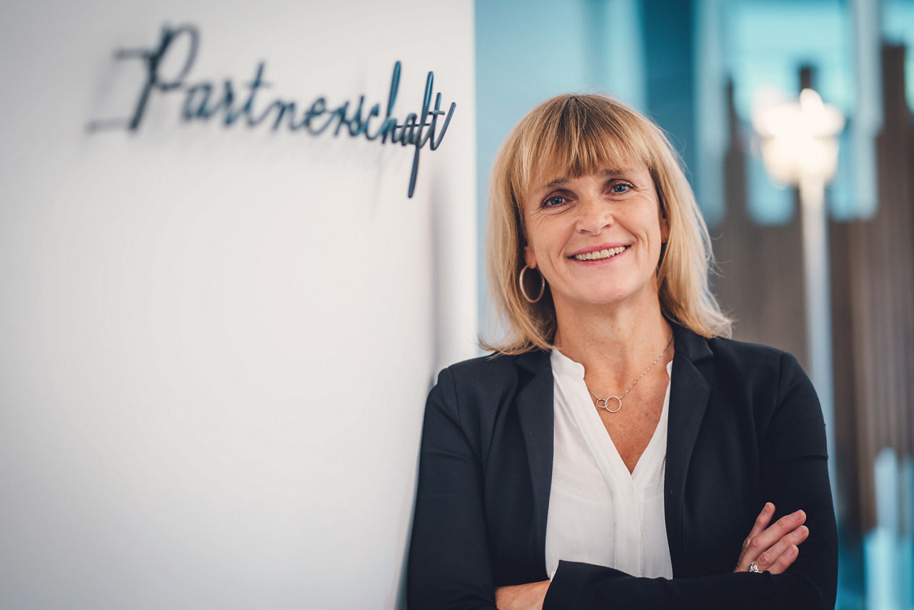 Ein Portrait von Anne Pries