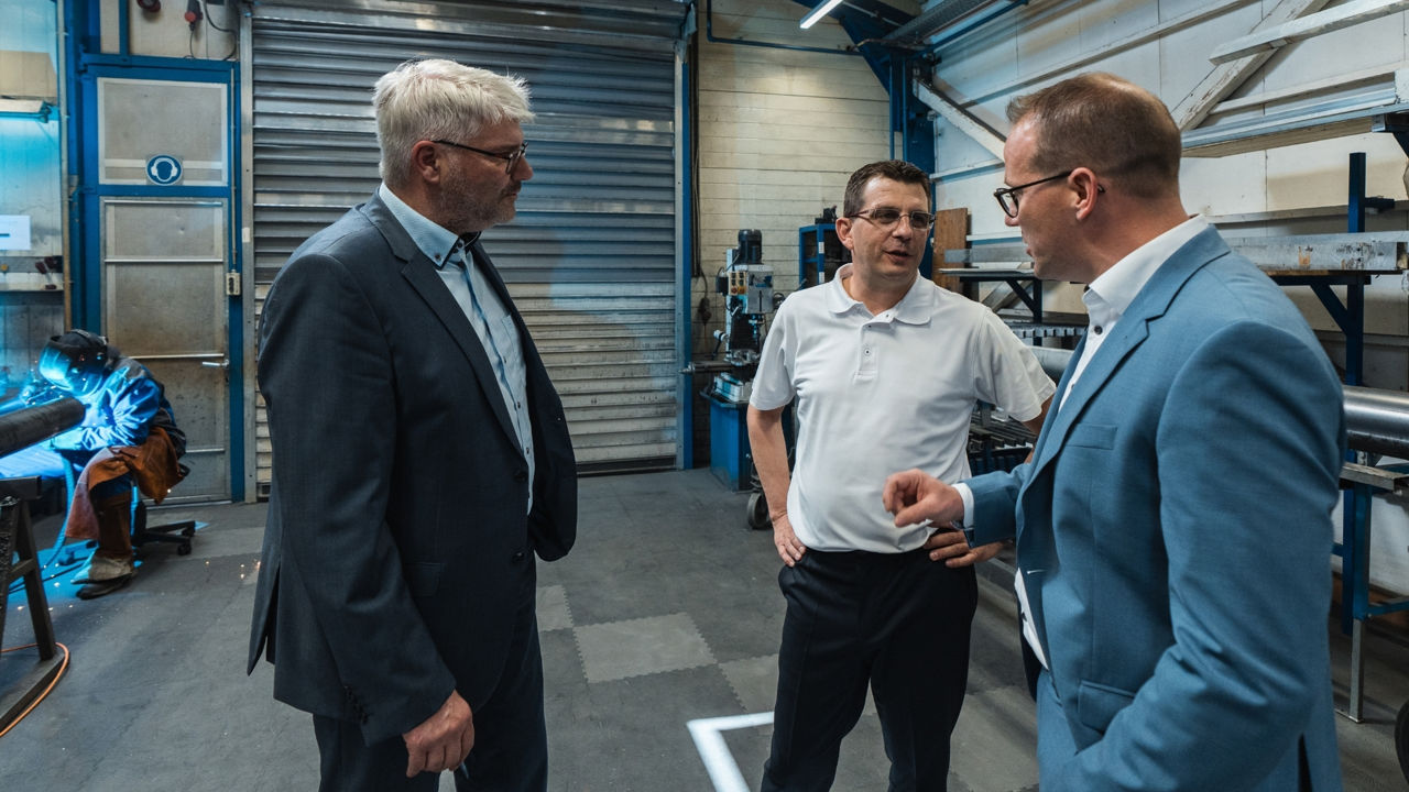 Thomas Jörger und Thomas Burkart mit dem Kunden Meissner