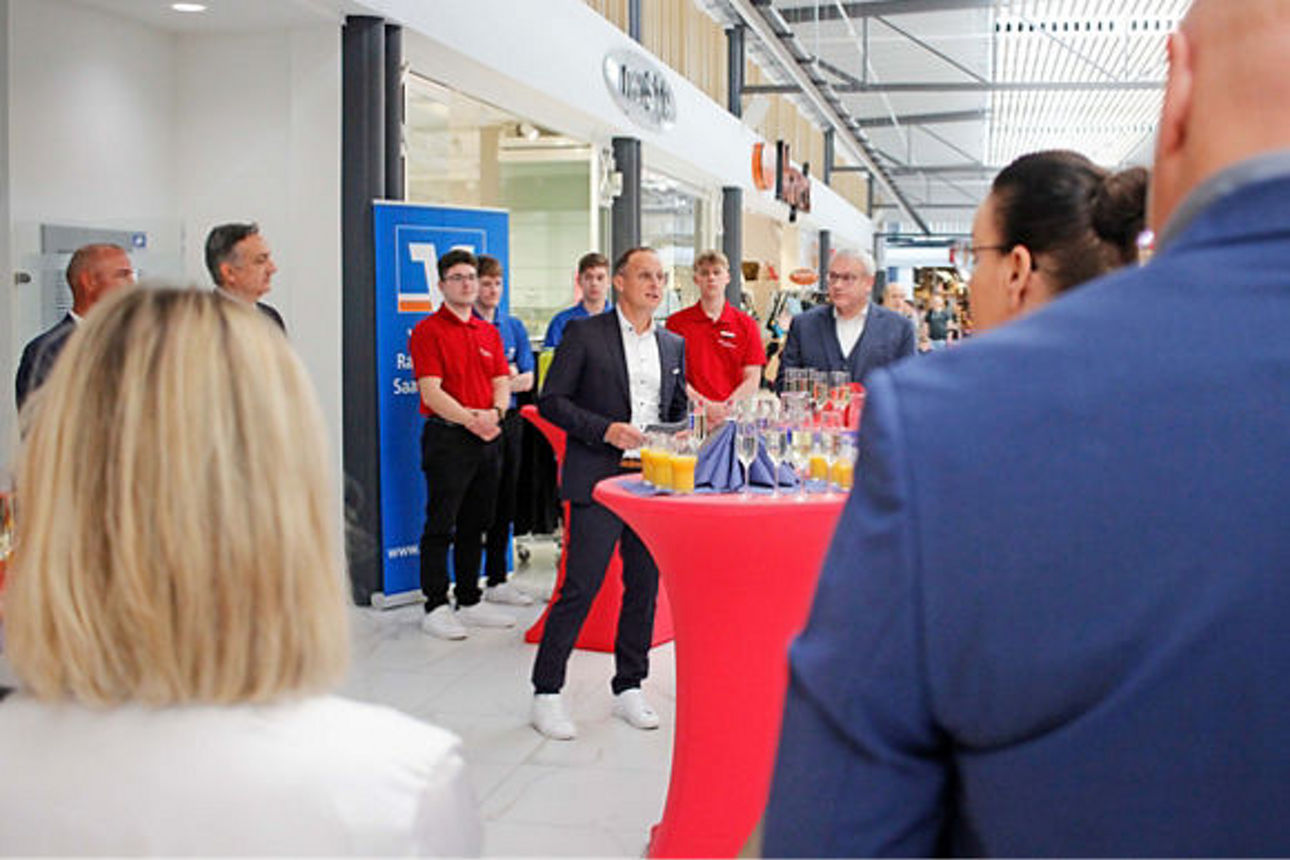 Die Neueröffnungsfeier des Finanzpunktes in Leißling