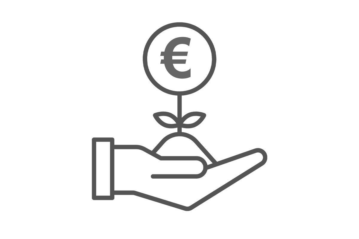 Hand hält Pflanze, aus der das Eurozeichen blüht