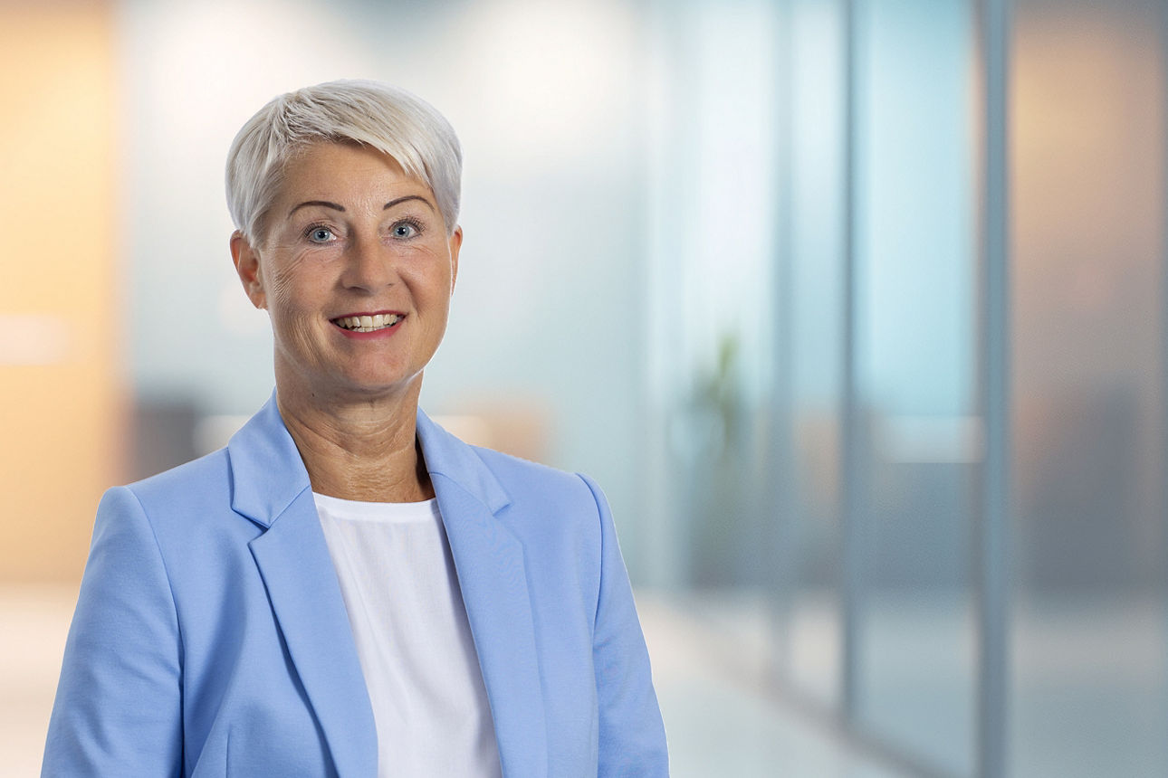 Sabine Schürhoff, Servicemanagerin