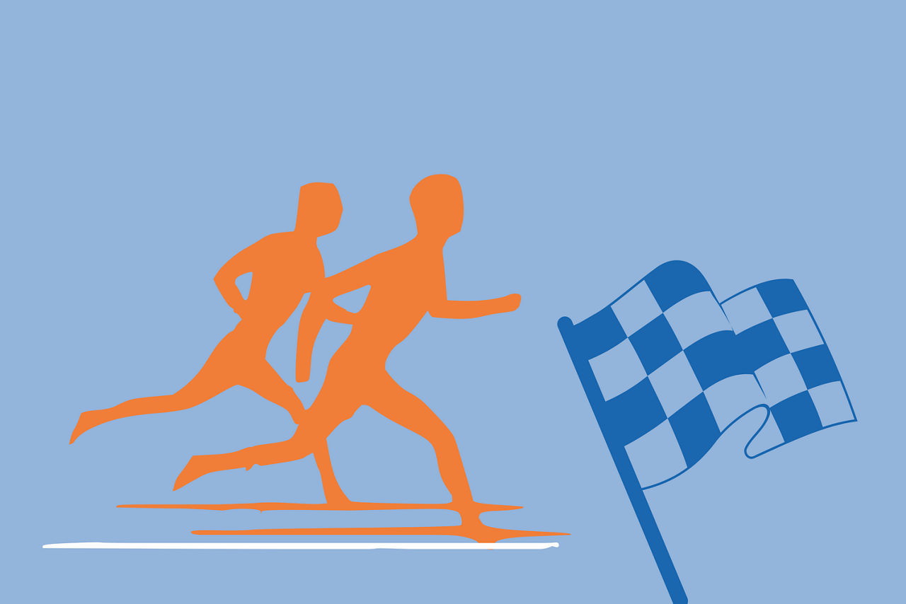 Eine blau-orangefarbene Flagge mit zwei laufenden Figuren, die Bewegung und Energie symbolisieren.